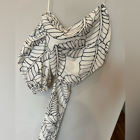 New with tags - De Noel x Target One shoulder top - Picture 2 of 3